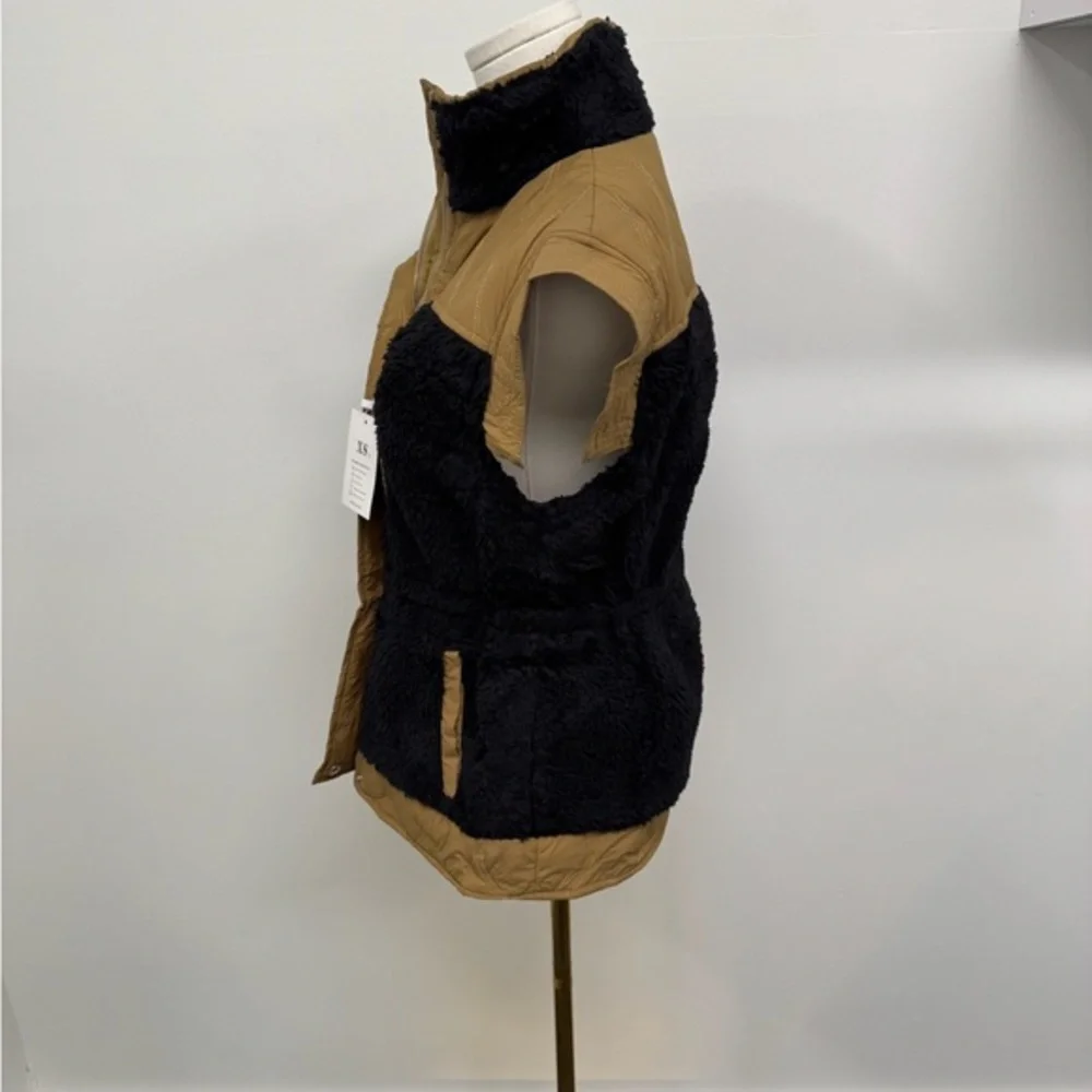 NWT faux fur lined olive green vest XS - Picture 2 of 10